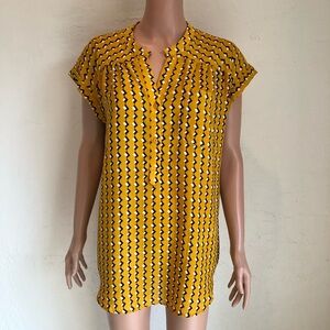 Eliane Rose Pleione Blouse Mustard/Black Geometric ￼V-Neck Top Women’s Size M ￼